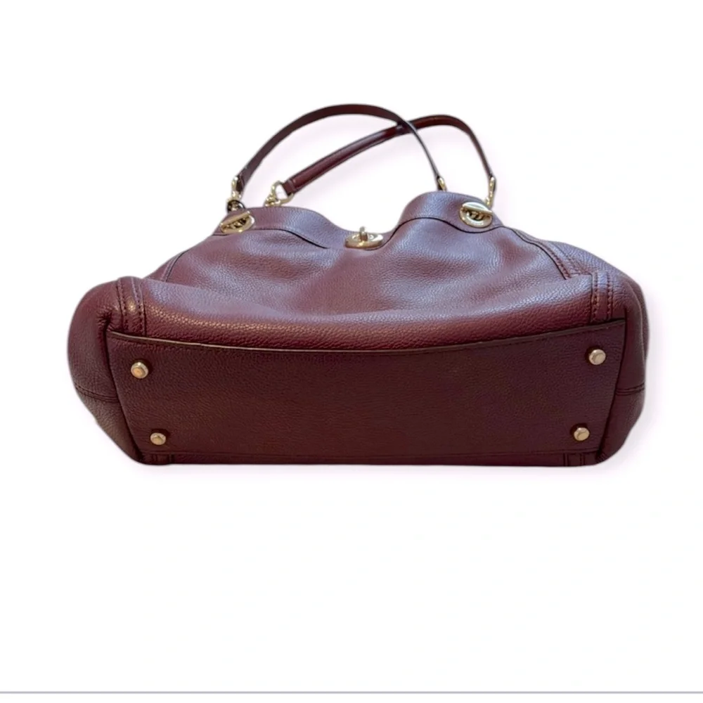 COACH Edie Turnlock Leather Shoulder Bag, Model 36855 with Hold Accents. - Picture 4 of 16